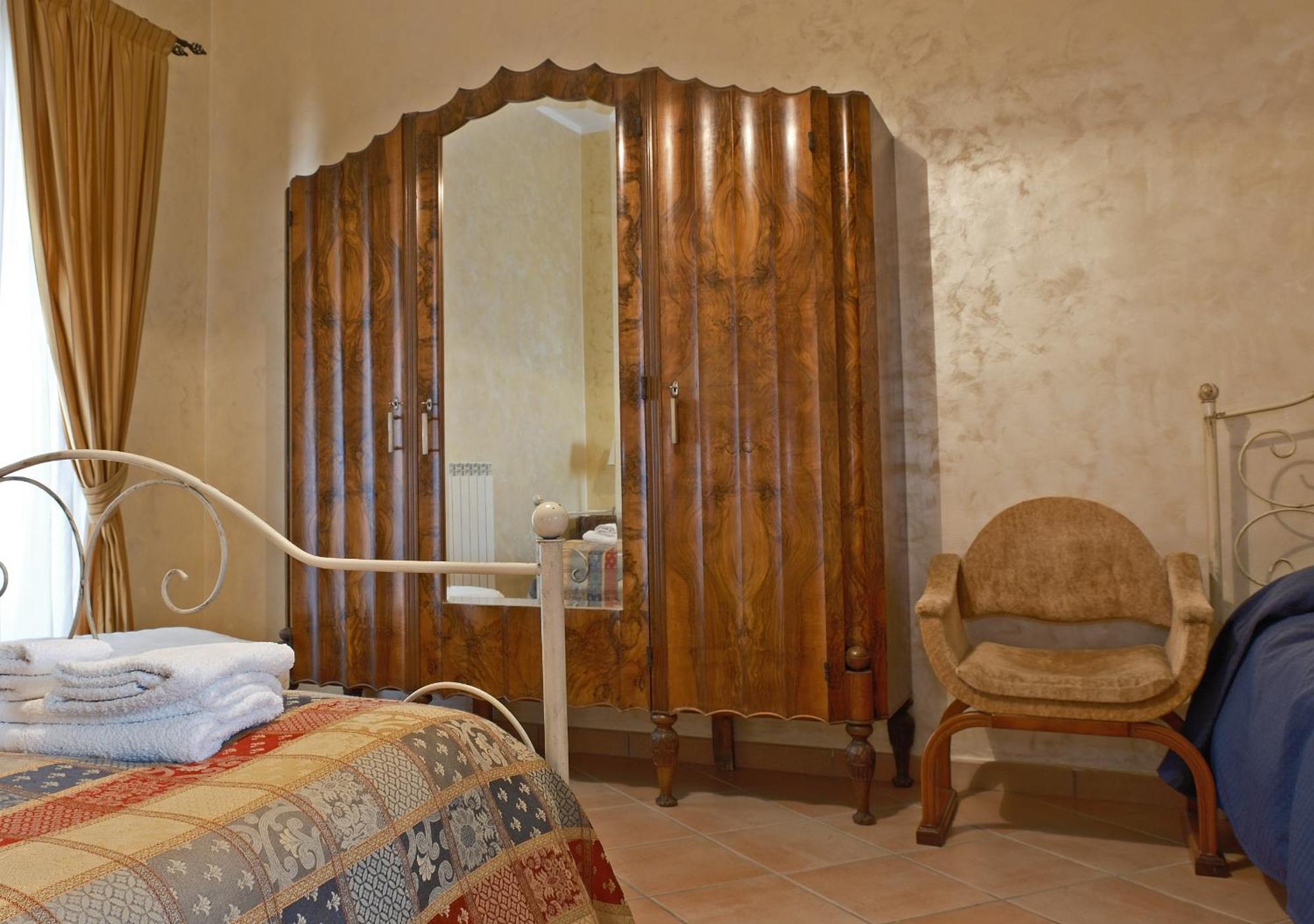 カゼルタ・ヴェッキア Conte Spencer Bed & Breakfast エクステリア 写真